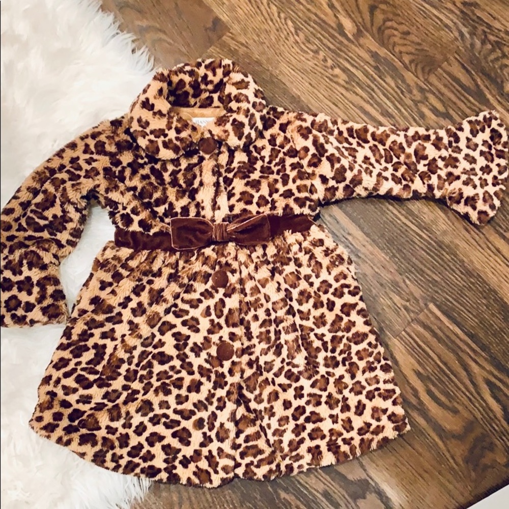 Faux fur leopard coat